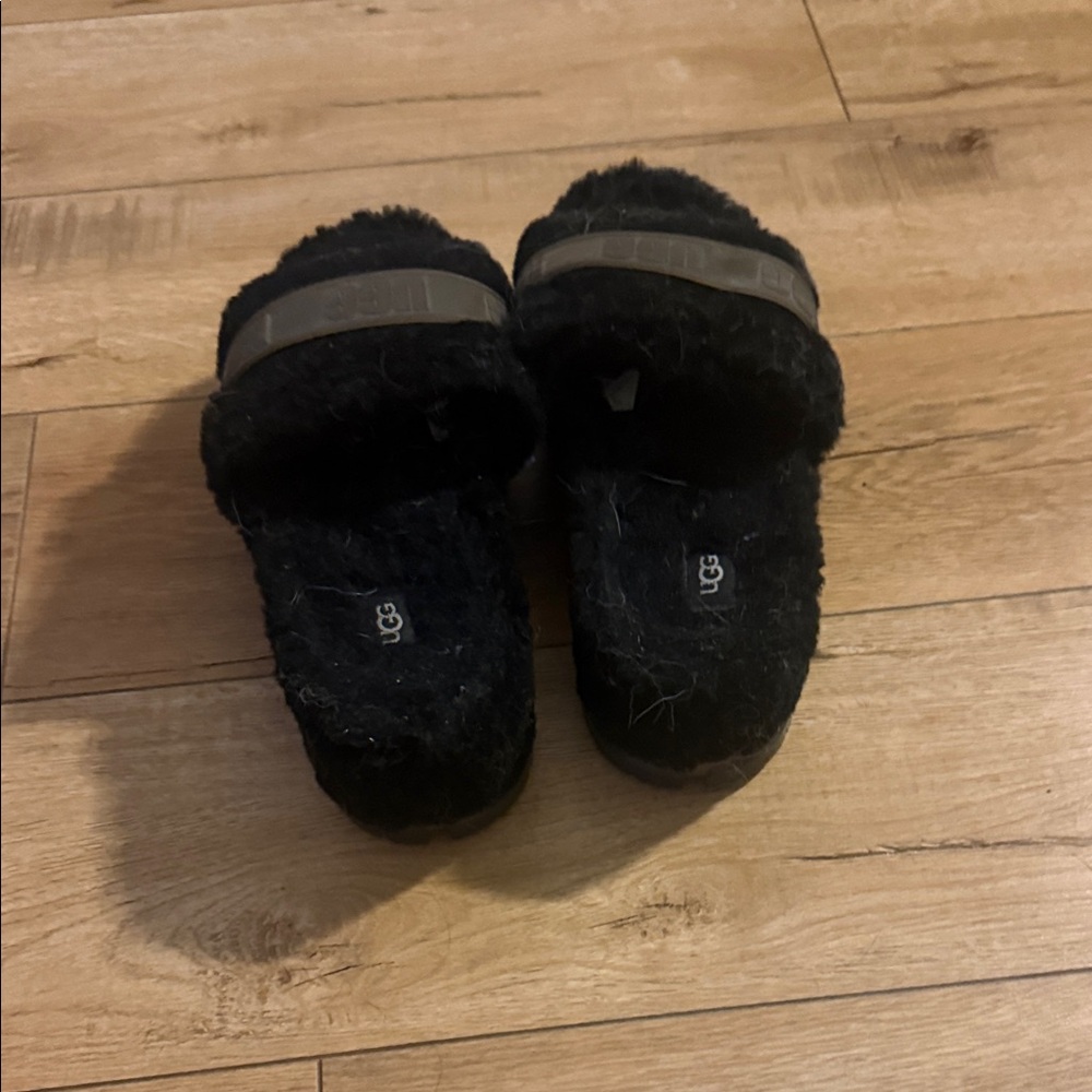 UGG Black Fluffy Slides with Gray Strap - Picture 5 of 5